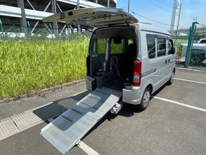 値下げ！車検残あり！今すぐ使えます！4人乗り　車椅子移動車　スローパー　福祉車両　ETC　トランスポーター　什器の運搬などにも