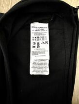 美品 DOLCE&GABBANA ポケット付き V ネック T シャツ ブラック サイズ44 (サイズ46〜サイズ50の方も着用可)_画像2