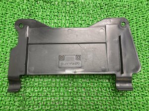 ブルバードM109R バッテリーカバー 47432-48G00 スズキ 純正 中古 バイク 部品 割れ欠け無し 修復素材に１ 車検 Genuine