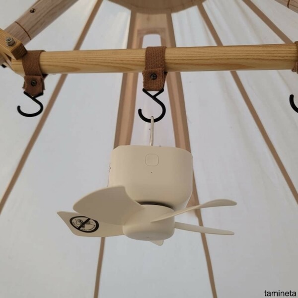 アウトドア用シーリングファン 扇風機 持ち運び 空気循環器 カラビナ スエードポーチ 4段階風量 キャンプ テント 携帯型 小型 USB充電