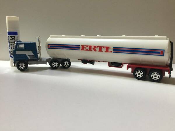 Ertl Trucks of the World 1/64 International Transtar with Tanker #1418