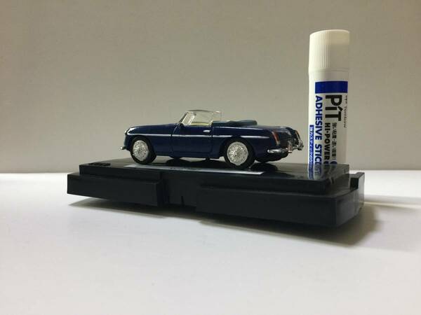 NewRay ニューレイ 1/43　ＹＵＶＯ　ＭＧ　ＭＧＢ　１９６７