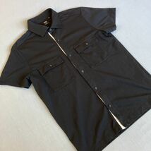 ユニクロ　× セオリー　L ブラック　黒　フルオープン　ポロシャツ　48 半袖シャツ 半袖 白　ホワイト　M 46 に近いサイズ感_画像4