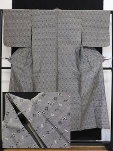 ＜銀の斧＞麻地・琉球麻上布着物・絣織・リメイク用・昭和のお品