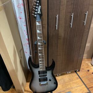 【雑貨】 エレキ ギター Ibanez アイバニーズ GIO 使用期間少 フレットバリ山 長期保管品 サンバースト ストラト タイプ ほぼ傷無し