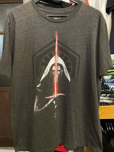 ★USA古着　スターウォーズ　ダースベイダー　ライトセーバー　Tシャツ 黒　BLACK STAR WARS 2X 大きいサイズ