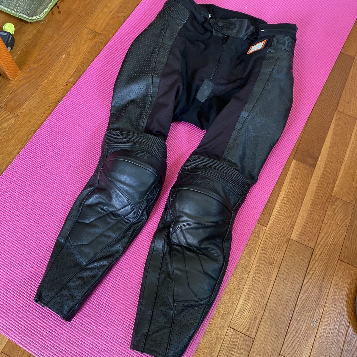 ヤフオク! -「hyod レザーパンツ」の落札相場・落札価格