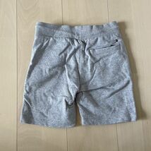 中古美品★【Tommy Hilfiger(トミーヒルフィガー)】スウェットショートパンツ(キッズ104)_画像2