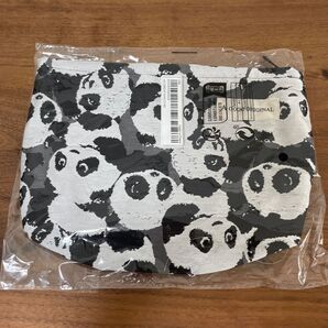 可愛い*パンダ柄☆総柄ポーチ☆新品未使用 ぱんだ