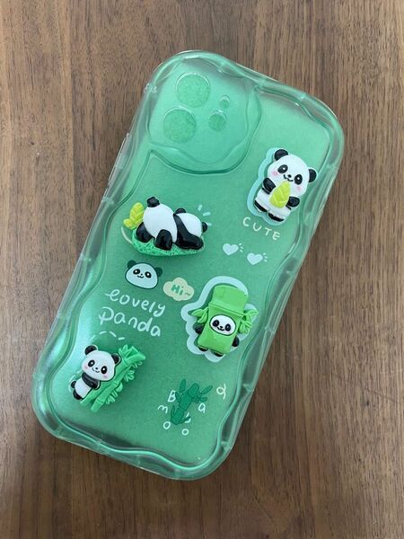 スマホケース☆デコパーツ　パンダ　iPhone14 緑