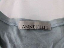 ei-992 ANNEKLEIN　レディース　Tシャツ　サイズＭ　その他の袖丈　青系　V襟七分袖のTシャツ_画像2