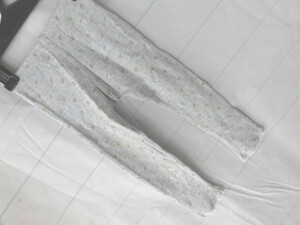 ei-1943　■　スパッツ調パンツ　■ 子供服　パンツ　グレー　サイズ110　小さな花柄の薄い生地のパンツ
