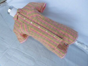ei-1739　■　ブラウスとパンツ　■ レディース　シャツブラウス　半袖　ピンク　サイズM位　お人形のステッチが可愛いシャツとパンツ