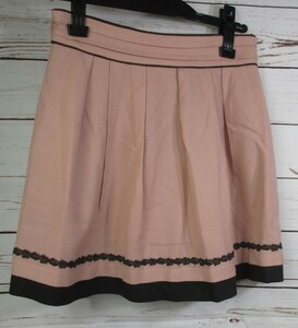 ei-630 ■ 可愛いピンクのスカート ■　レディース　ボトム　スカート　ミニ　　ピンク　サイズW64　刺しゅうラインのフレアースカート