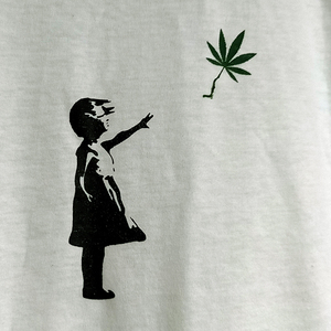 送込 バンクシー　大麻と少女　Banksy？　半袖Tシャツ　白　Mサイズ