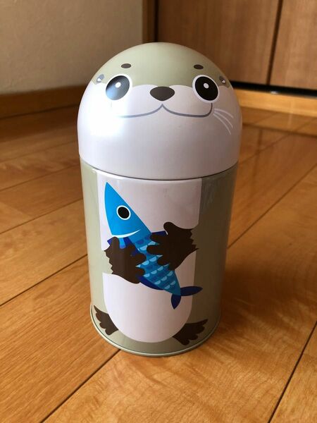 カワウソ　缶ボックス　水族館　お菓子缶