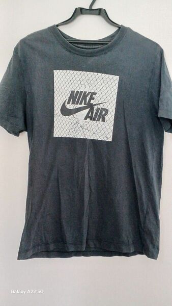 NIKE　Tシャツ