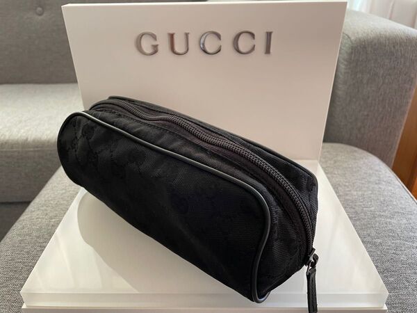GUCCIポーチ