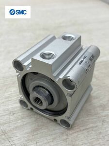 SMC 薄型シリンダ CDQ2B50-20DCZ 標準 複動 片ロッド 1.0ＭPa ストローク20㎜ ブロック形 通し穴 クリーン 省スペースシリンダ 即日配送