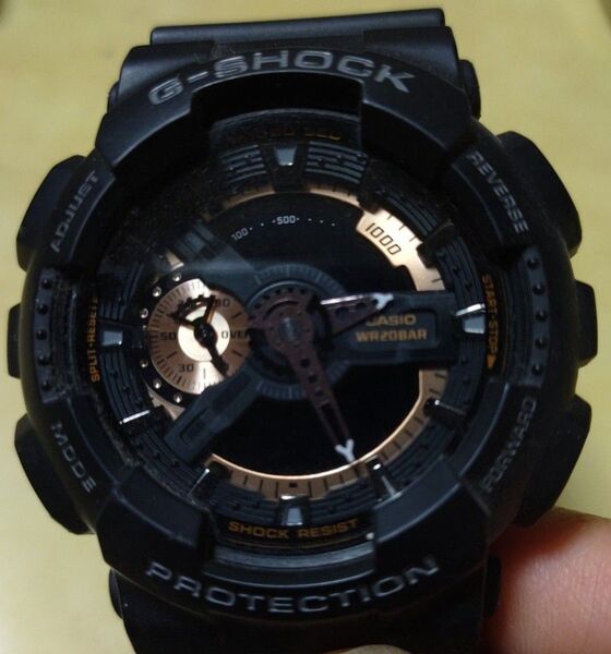 カシオG-SHOCK GA-110RG 電池切れ、交換すれば動く確認済み ジャンク品