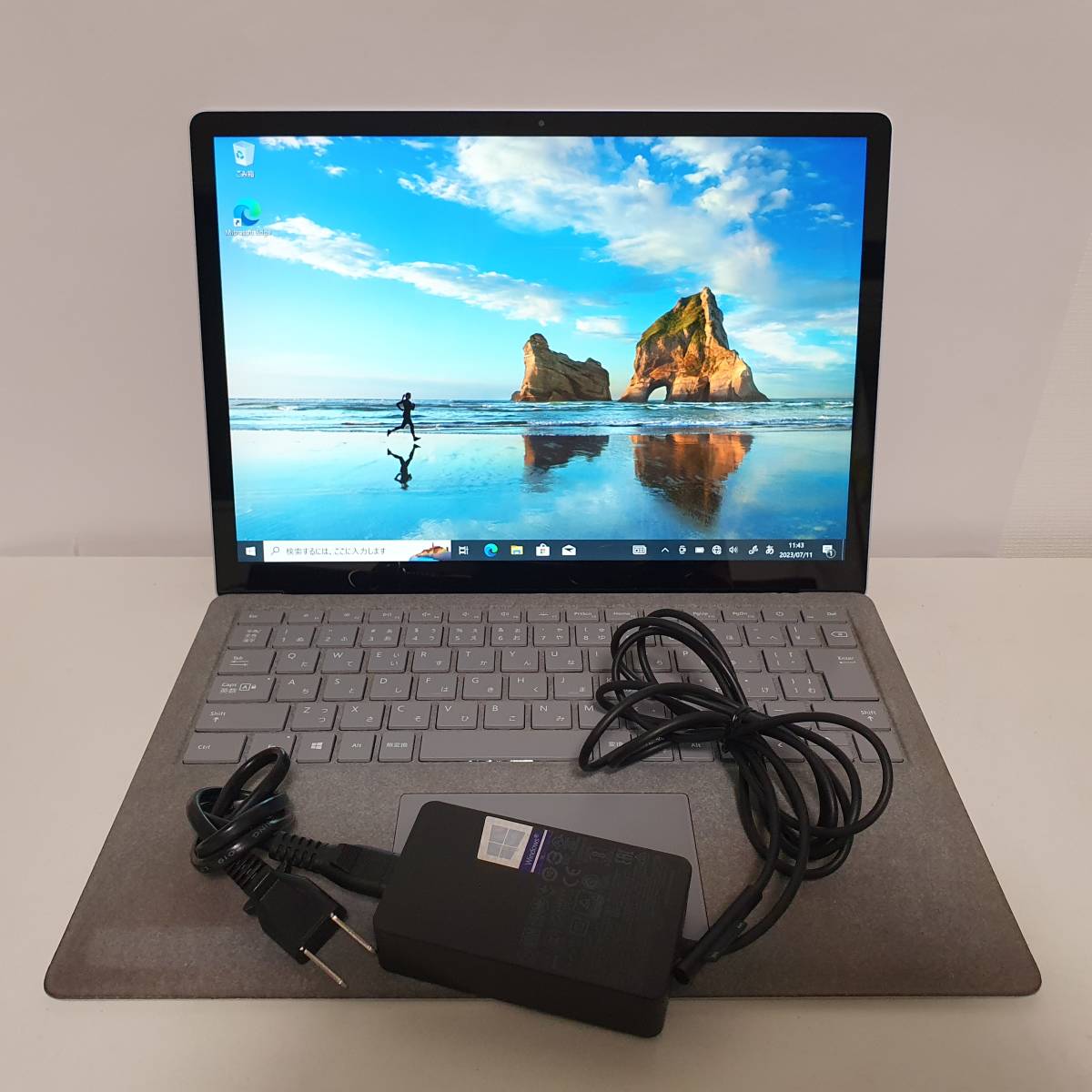613573)サーフェス/surface Laptop2 / i5-8350U 1.70Ghz /8GB/SSD