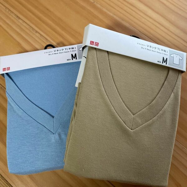 UNIQLO VネックT