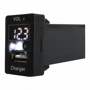 ヴォクシー VOXY ZRR70系 H19.6～H26.1 LED発光：ホワイトド電圧計表示 USBポート 充電 12V 2.1A 増設 パネル USBスイッチホールカバー