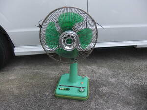 緑色の扇風機　動作確認済み　昭和　レトロ　ビンテージ　電化製品　家電　アンティーク　骨董　レトロポップ　ディスプレイ　