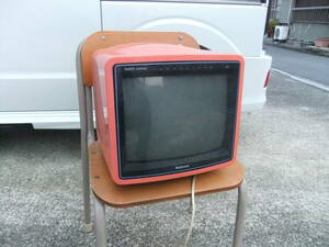 ピンクのテレビ　ナショナル　ジャンク品　昭和　レトロ　ビンテージ　電化製品　家電　アンティーク　骨董　レトロポップ　ディスプレイ