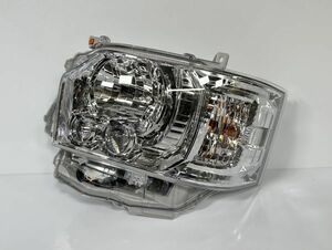 新車外し 200系 ハイエース TRH211K TRH214W ミドルルーフ 後期 純正 左ライトAssy LED 81150-26842 26-137 84 85967-30070 管理19358h19