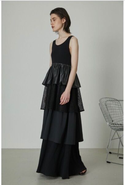 RIM.ARK Black dress scene 4