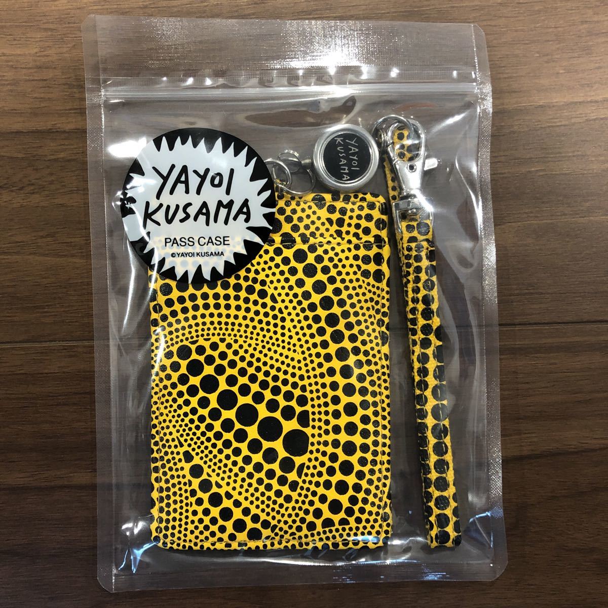 草間彌生】パスケース 新品 / 草間弥生 PASS CASE KUSAMA YAYOI Moma