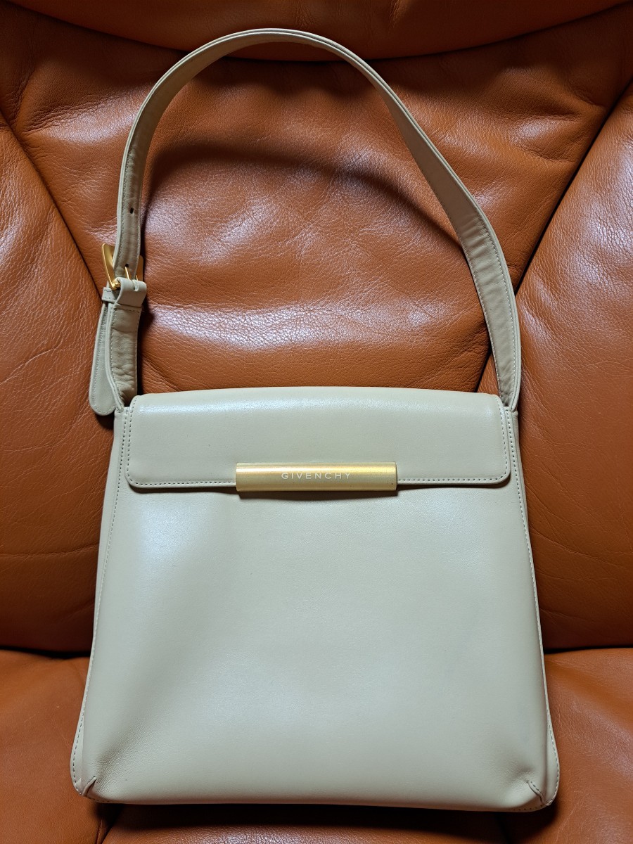 ヤフオク! -「ジバンシー バッグ」の落札相場・落札価格