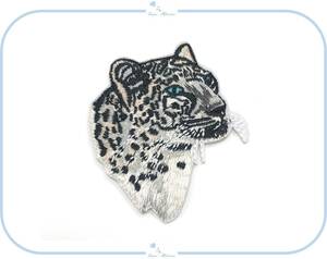 ES49 アップリケ 刺繍 ヒョウ ハンドメイド 材料 リメイク インポート アイロン ワッペン 動物 デザイン ホワイト レオパード ユキヒョウ