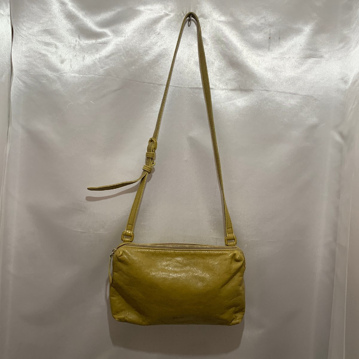 ヤフオク! - 美品 MCM エムシーエム ロゴ柄 レオパード ヒョウ柄