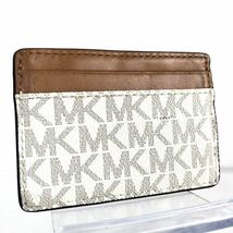 ■美品■MICHAEL KORS マイケルコース　カードケース 名刺入れ　レザー　MKシグネチャー　ゴールド金具　ホワイト×ブラウン_画像2