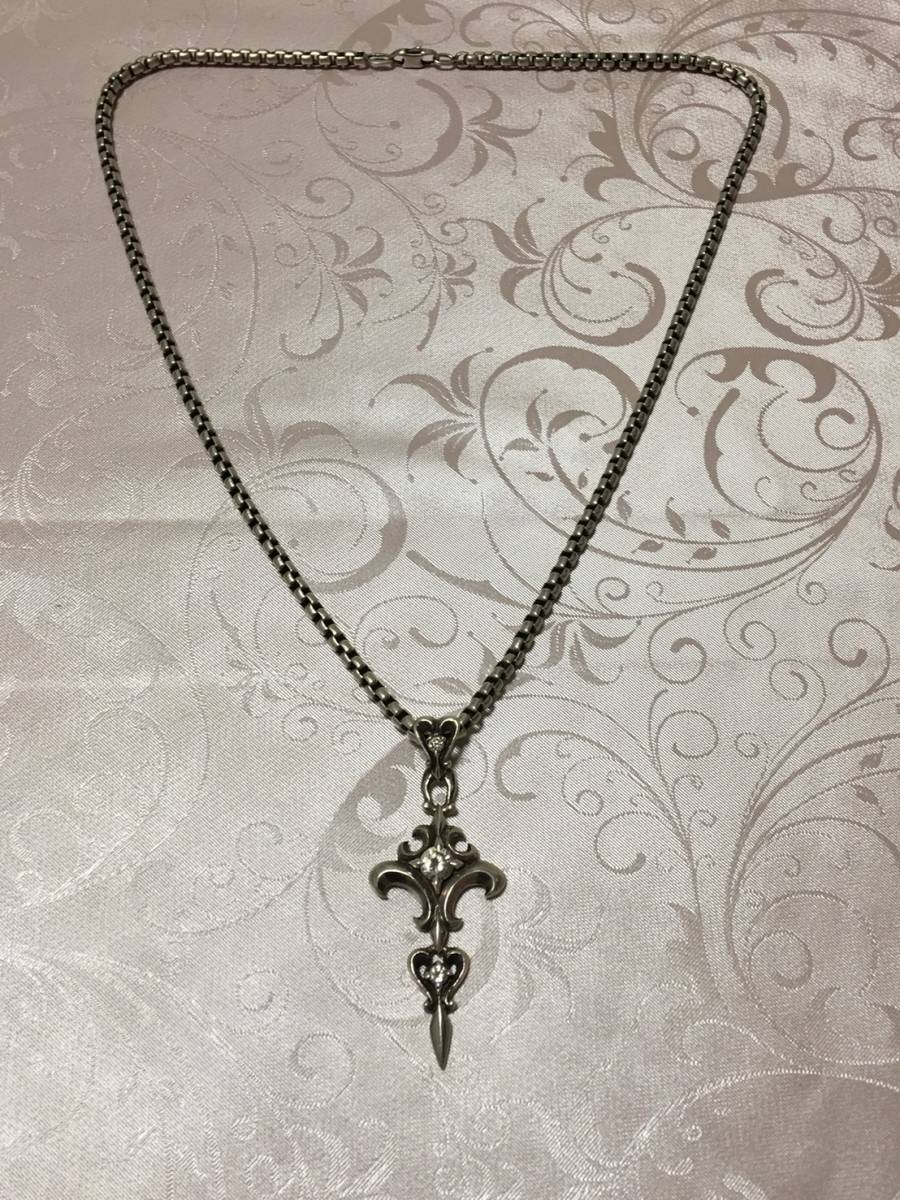レア! 美しい碧石のシルバーネックレス 唐草模様の銀細工 www.m