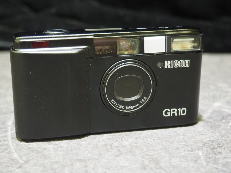 RICOH GR10シルバー 完動品-