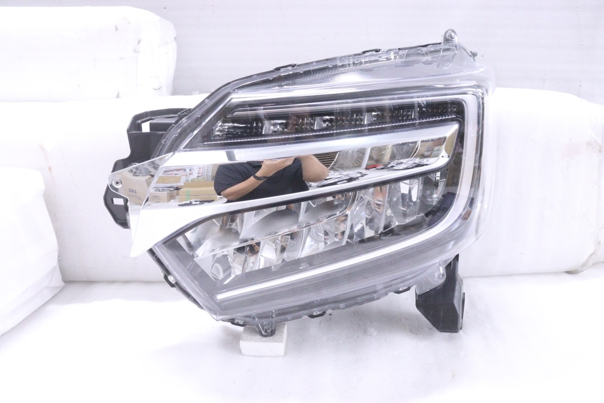 37-2321★美品★後期 LED JF3 N-BOXカスタム★左ヘッドライト STANLEY W3106 打刻:J2 ブラック 純正★ホンダ (DM)