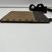 美品 GUCCI グッチ ショルダーバッグ メッセンジャーバッグ サコッシュ GG柄 シマ シェリーライン キャンバス レザー_画像6