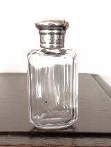 英国アンティーク 香水瓶 パフュームボトル シルバー ガラス ケース ガラス容器 純銀85.6g ロンドン1922年 TP社製/全刻印 英国雑貨 _画像1