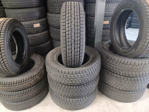 215/70R16 グッドイヤー アイスナビSUV 8山 No.243