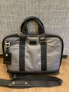 【美品】TUMI ブリーフケース 222390CG2E トゥミ ビジネスバッグ 2WAY ブリーフバッグ グレー　ブラック　レザー