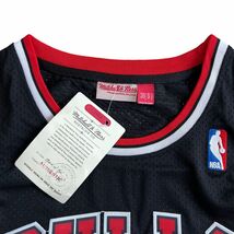 貴重 新品 Mitchell&Ness社製 1997-98 NBA シカゴ ブルズ マイケルジョーダン オーセンティック ユニフォーム ゲームシャツ 23 メンズ S_画像6