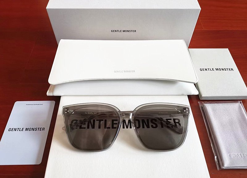 期間限定!最安値挑戦】 値下げ❗️gentle monster The dreamer