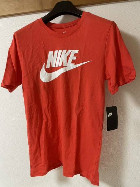 送料込即決：新品未使用タグ付き NIKE Tシャツ 紅〜橙くらいの色 Sサイズ