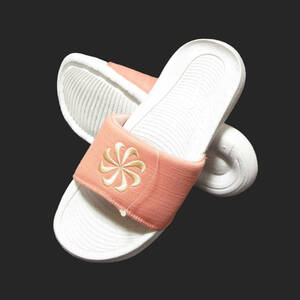 ★SALE★NIKE/ナイキ★W Victori One NN Slide/Wヴィクトリーワンネクストネイチャースライド (Lt Madder Root/White Onyx-Sail/6/23cm)