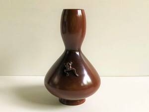 銅器花瓶　蛙　高さ約21.5cm　重量約936g