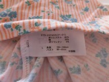 ei-1380 ■　ジーユー ■　レディース　タンクトップ　袖なし　薄いオレンジ系　サイズL　うすいオレンジラインに青の花柄タンクトップ_画像2