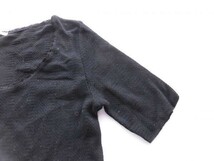ei-1788　■　Spick and Span　■ レディース　Tシャツ　半袖　黒　サイズM位　襟もとにレースとボタンのTシャツ_画像8